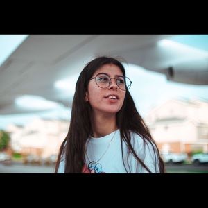 Meet your Posher, Mayra